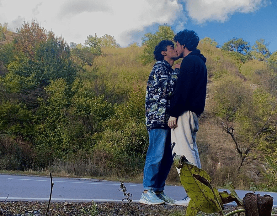 Joven pareja gay muere por suicidio a causa de la homofobia
